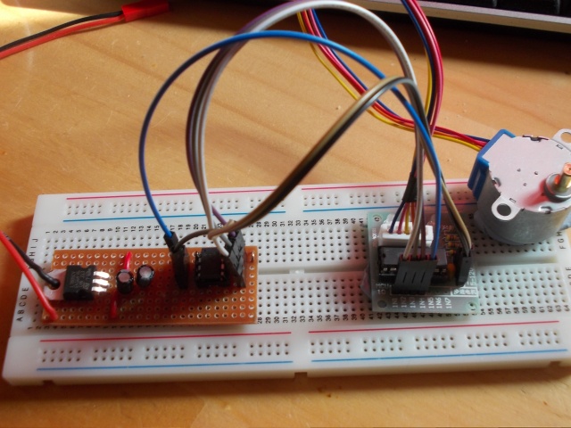 Stepper motor driven by an ATTiny85